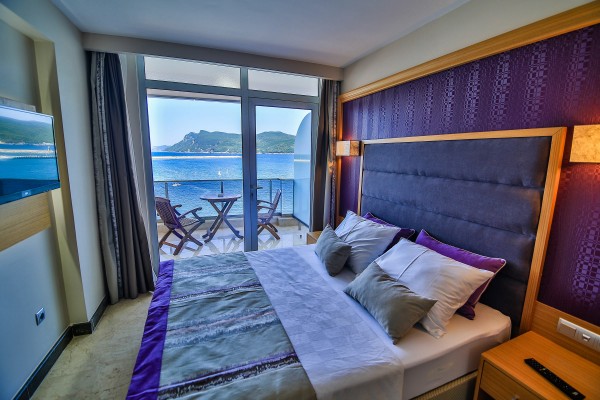 Deniz Manzaralı Aile Odası