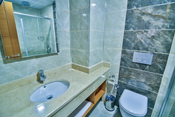 Deniz Manzaralı Çift Yataklı Standart Oda